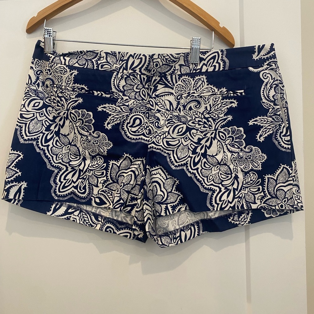GAP Navy and White Floral Women's Shorts